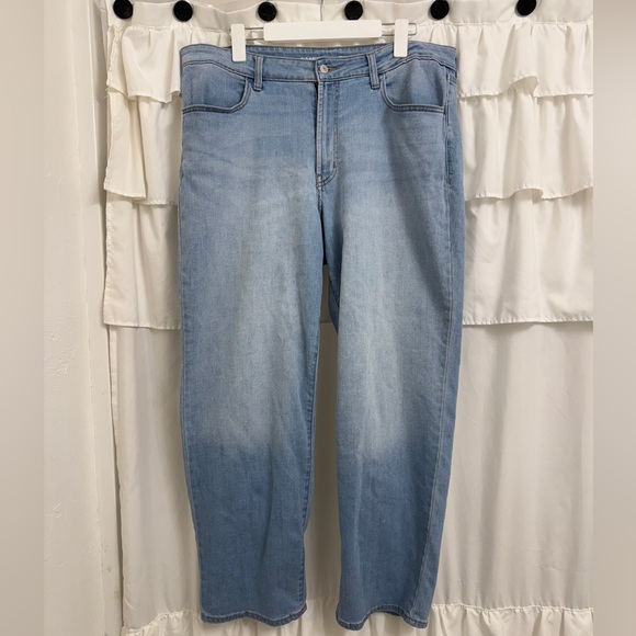 Old Navy women’s size 16 OG Loose denim jeans! Make me an offer! - Picture 1 of 3